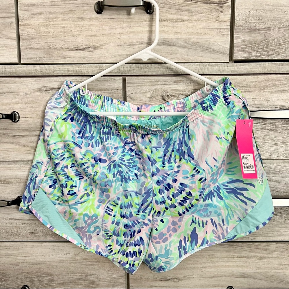 Lilly Pulitzer luxletic ocean trail short